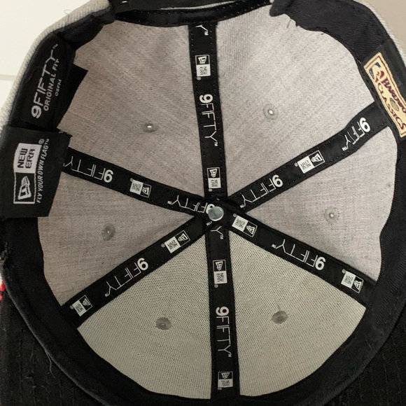 5/$25 New Era Chicago Bulls Snap Back - Picture 4 of 8